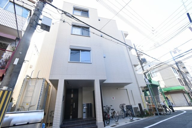 西宮市甲子園口２丁目の賃貸マンションの外観