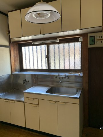 松沢町借家のキッチン