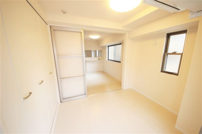 【洋室】 | アドーラブル船場