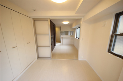 【洋室】 | アドーラブル船場