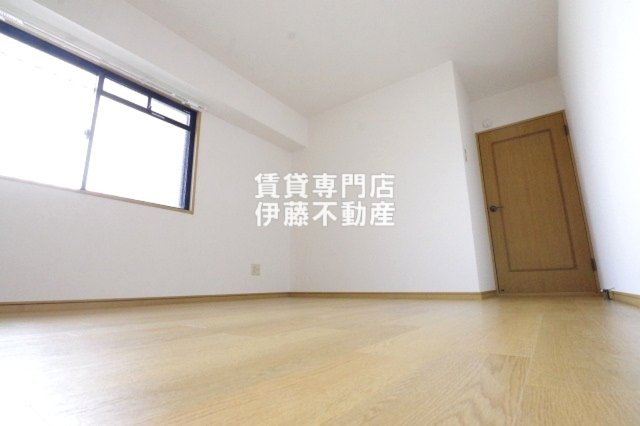 モネ水草の洋室|北側