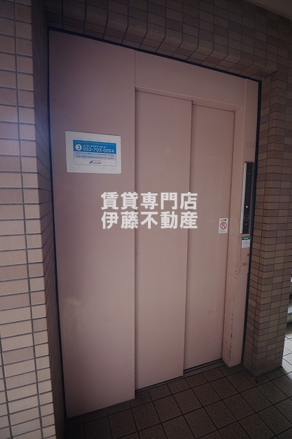 モネ水草のロビー