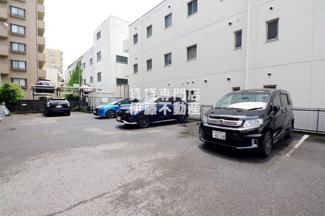 モネ水草の駐車場