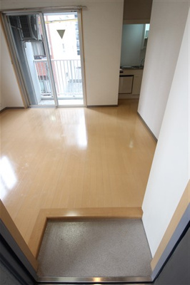 【玄関】 | ビクトワーレ