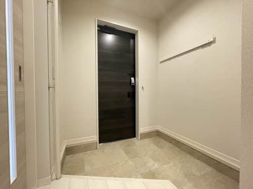 熊本市南区田井島３丁目のアパートの玄関