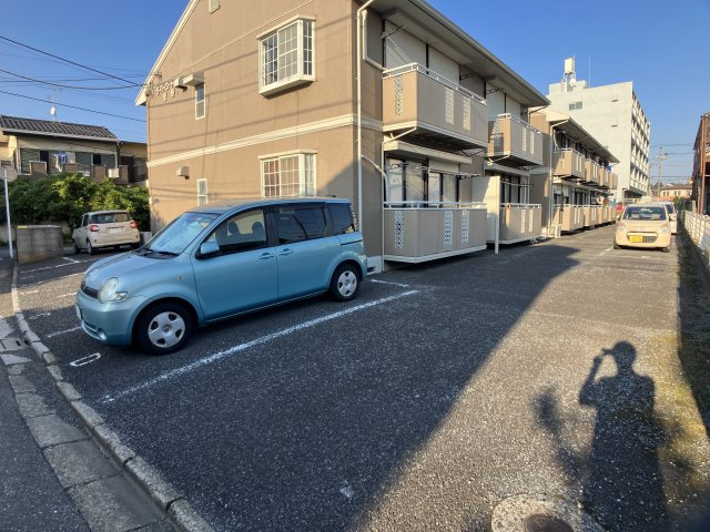 ライトコート菅野の駐車場