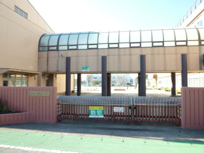 大和市立引地台小学校まで700ｍ