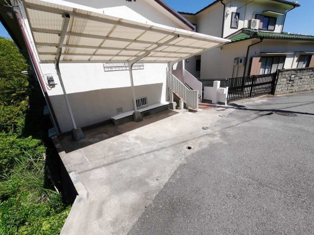 神戸市垂水区名谷町・貸家の駐車場
