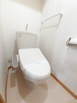 【トイレ】 | カーサ・リリアントＢ | ゆったりとした空間のトイレです