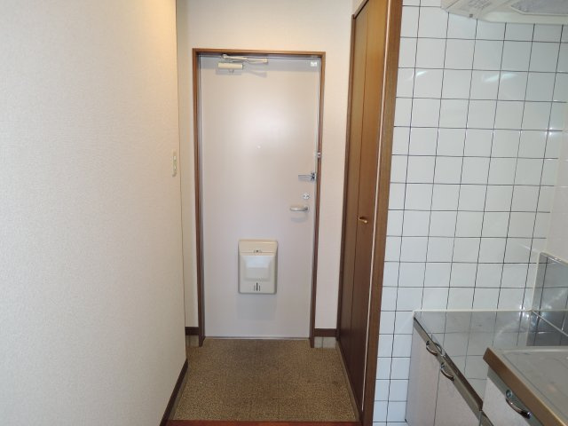 【玄関】 | コリーヌ二色