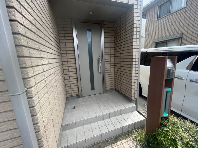 さいたま市岩槻区仲町２丁目の一戸建てのエントランス|清潔なエントランスです