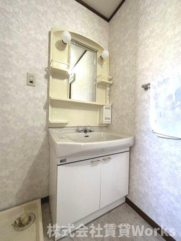 レジデンス山本IIの洗面所|広い洗面スペース
