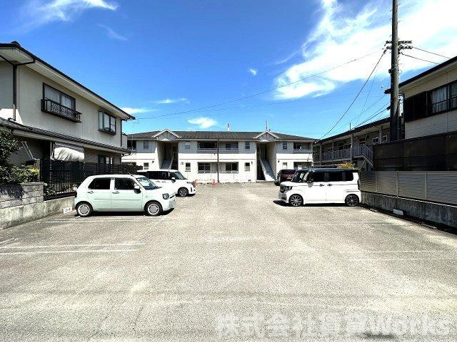 レジデンス山本IIの駐車場|駐車場に車を止められます