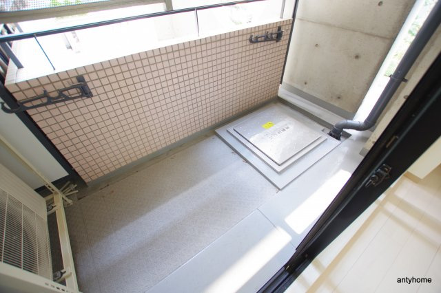 ヒルズ扇町　仲介手数料無料のバルコニー