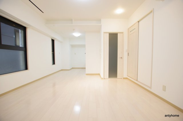 ヒルズ扇町　仲介手数料無料の居間・リビング