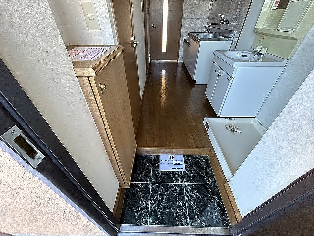 サンロードの玄関