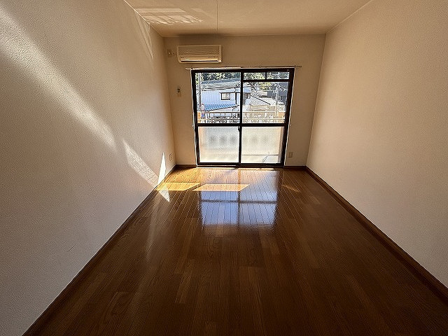 サンロードの洋室