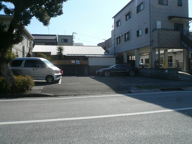 稲荷町月極駐車場の外観