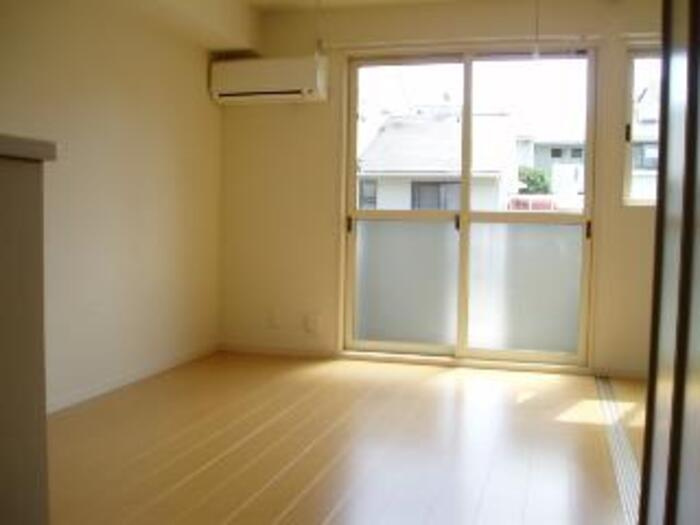 フローラリッシュの居間・リビング|ゆったりとした居間です※別号室のお写真になります。