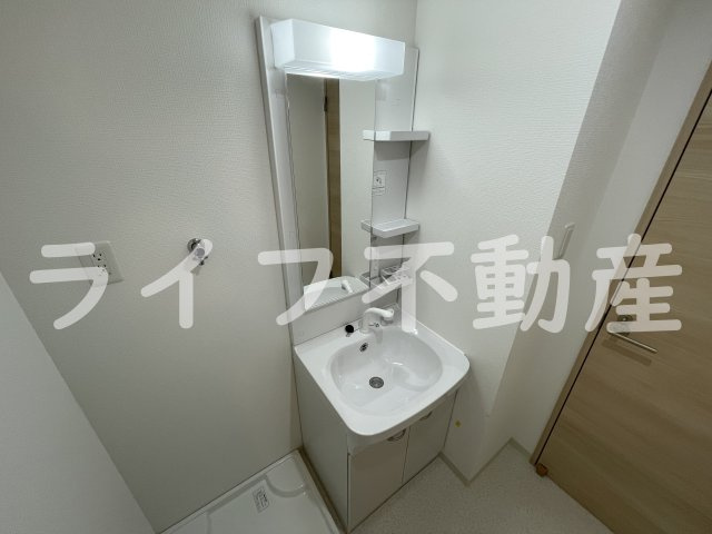 badge　nagaseの独立洗面台|朝の支度にも助かる、独立の洗髪洗面化粧台