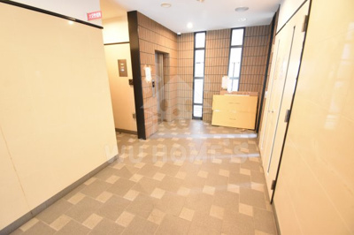 【エントランス】 | クリエイト21アテンドル梅田 | 落ち着いたエントランスです