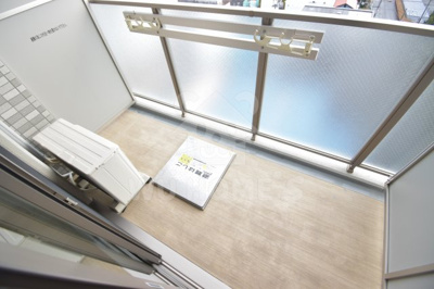 【バルコニー】 | エスリード新北野グランリンク | 暖かな日差しのふりそそぐバルコニー