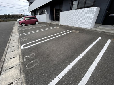 【駐車場】 | ピース・グラッド