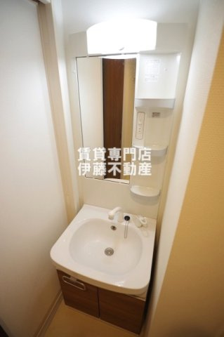 Cherim 庄内通の独立洗面台