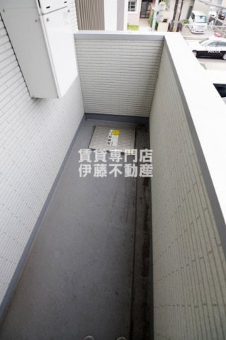 Cherim 庄内通のバルコニー