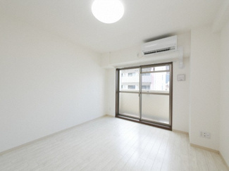 【洋室】 | AQUA GALAXY | 明るい洋室です