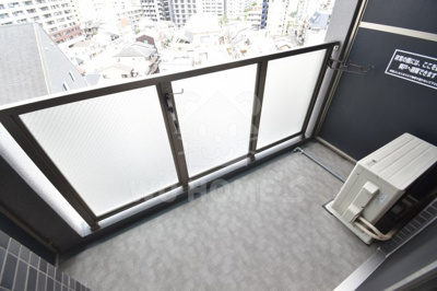 【バルコニー】 | プレサンス野田阪神駅前ザ・プレミアム | 開放的で明るい空間を演出してくれるバルコニーです