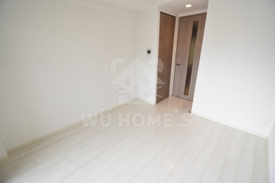 【洋室】 | プレサンス野田阪神駅前ザ・プレミアム | 落ち着いた色調の洋室です