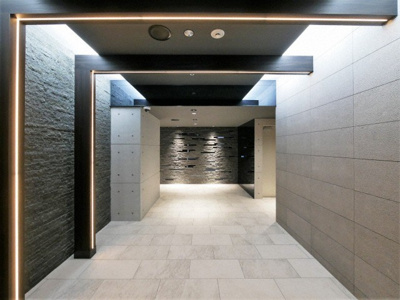 【エントランス】 | S-RESIDENCE堺筋本町Uno | ゆとりのあるエントランスです