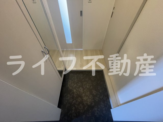 グランドゥーエ永和駅前の玄関|落ち着いた玄関です