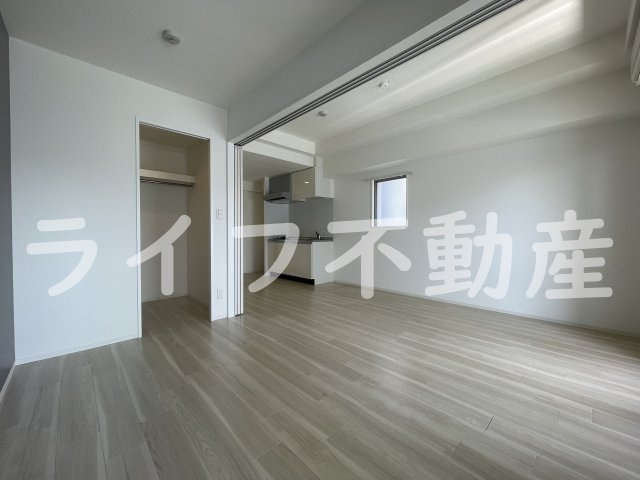 グランドゥーエ永和駅前の居間・リビング|ゆったりとした居間です