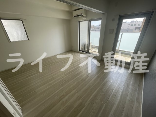 グランドゥーエ永和駅前の寝室|落ち着いた色調の寝室です