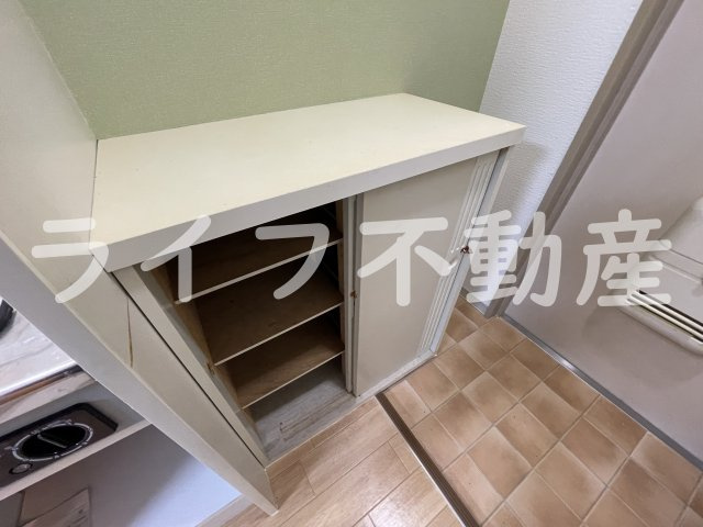 ハイツ八戸ノ里の収納|こまごまとしたものを収納できそうですね