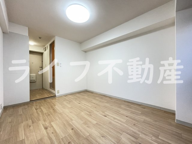 ハイツ八戸ノ里の洋室|落ち着いた色調の洋室です