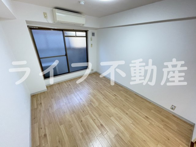 ハイツ八戸ノ里の居間・リビング|使いやすいリビングです