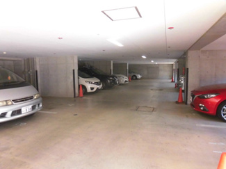 【駐車場】