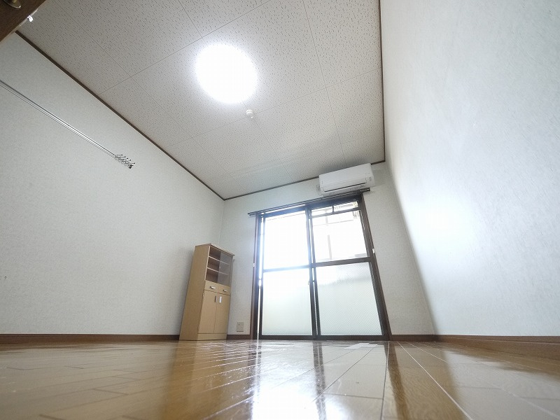 プレミール新大宮の洋室|広々とした洋室です