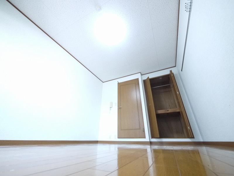 プレミール新大宮の洋室|コンパクトで使いやすい洋室です