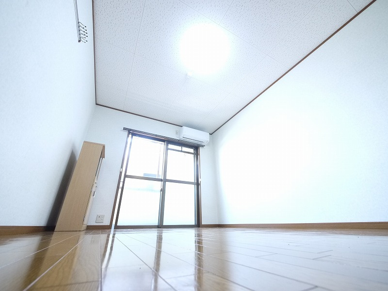 プレミール新大宮の洋室|きれいな洋室です