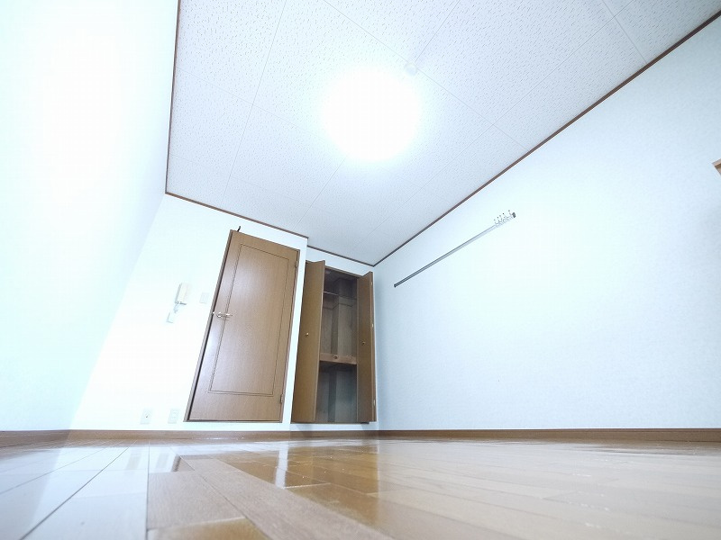 プレミール新大宮の洋室|きれいな洋室です