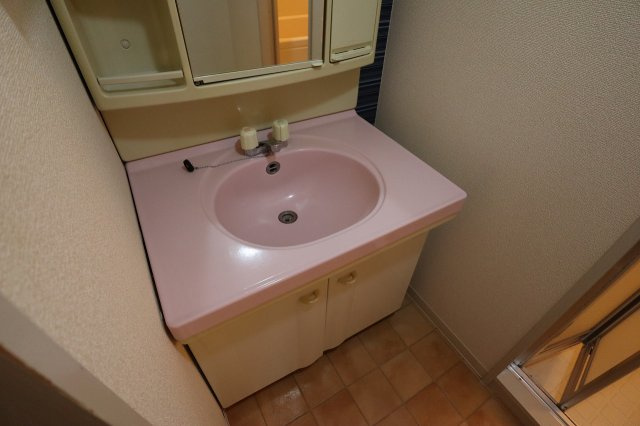 フジヴェール法連寺山の独立洗面台|使いやすい独立洗面台です