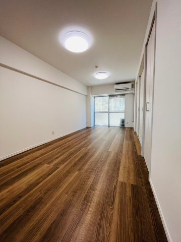 仲介手数料0円！！ハイライク栄ハイツの居間・リビング