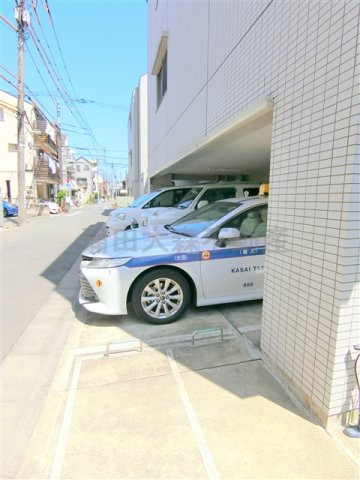 日神デュオステージ六郷土手の駐車場
