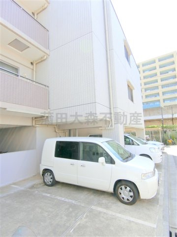 日神デュオステージ六郷土手の駐車場