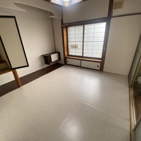 本輪西町５丁目３１－１３借家の居間・リビング|こちらのリビングで趣味の時間をお楽しみください