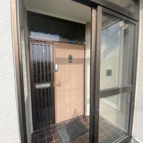 本輪西町５丁目３１－１３借家のエントランス|エントランスです